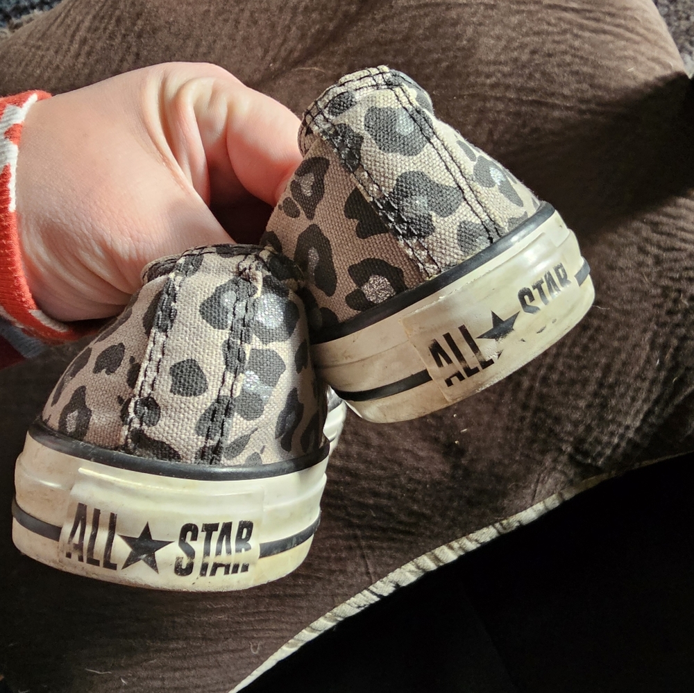Cheetah print Converse